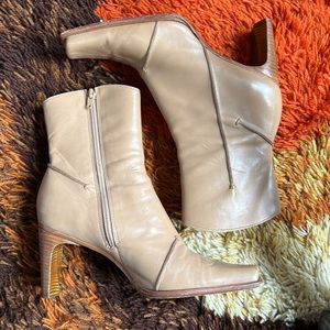 Vintage Antonio Melani tan leather boots